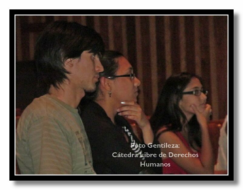 Docentes, alumnos y publico en general estuvieron presentes.